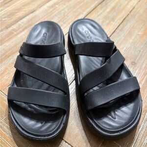 CROCS Women's Triple Strap Black Sandals size 5